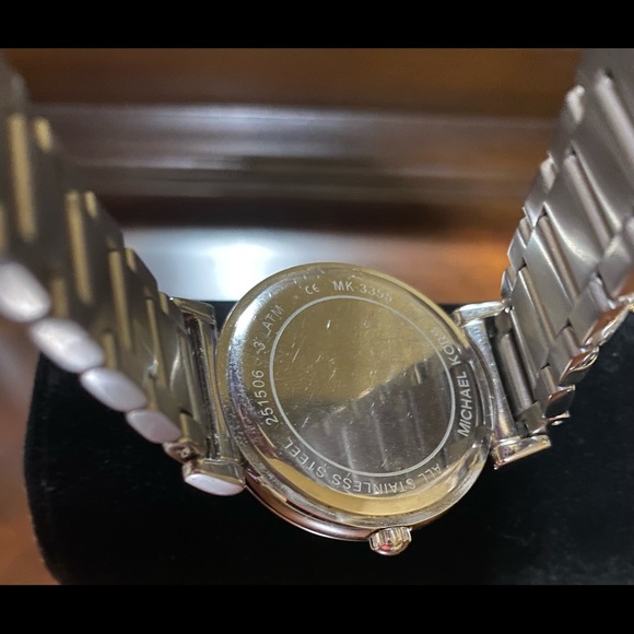 Michael Kors Silver Watch - Picture 5 of 5